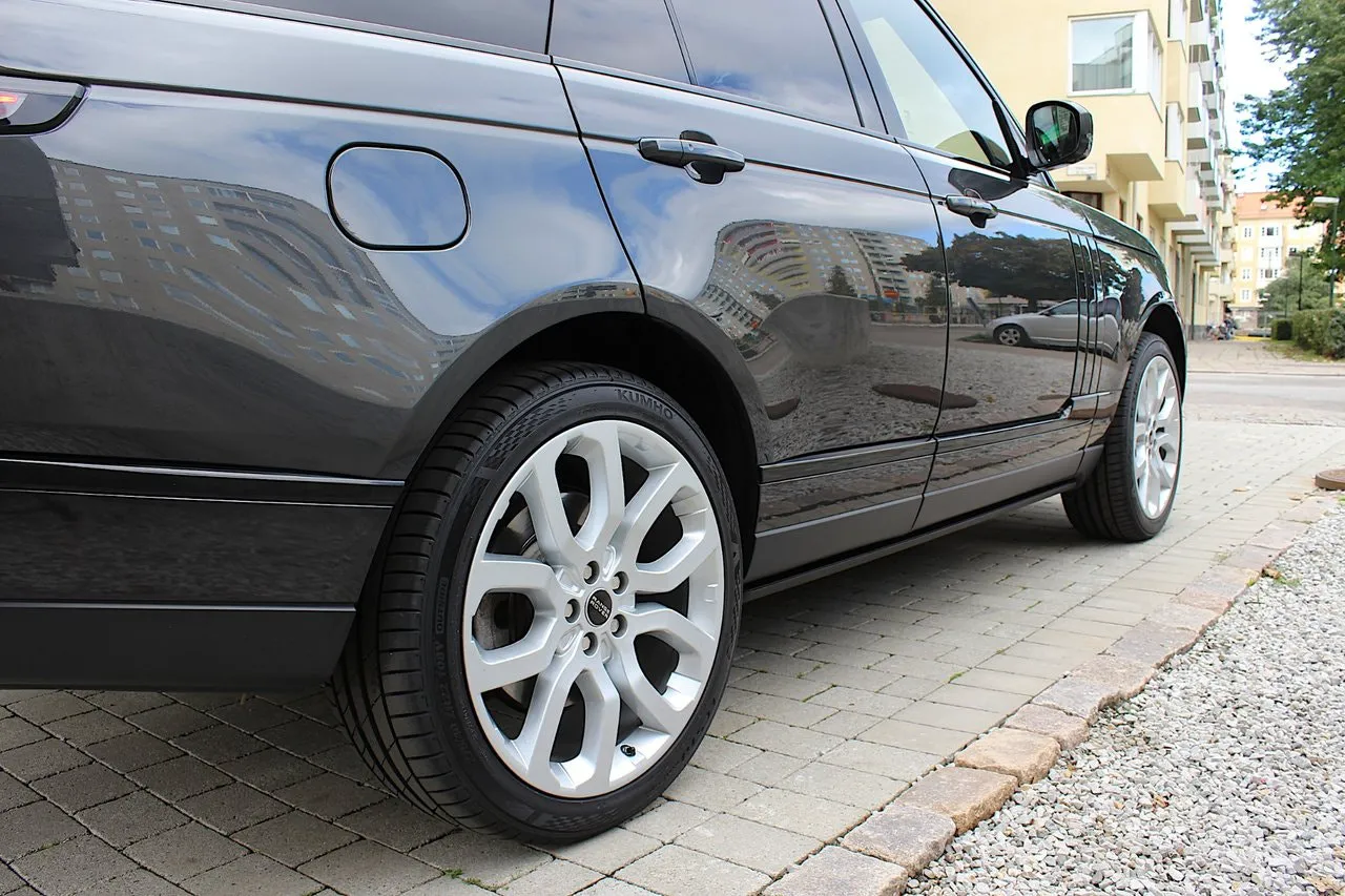 Vehicle image 20