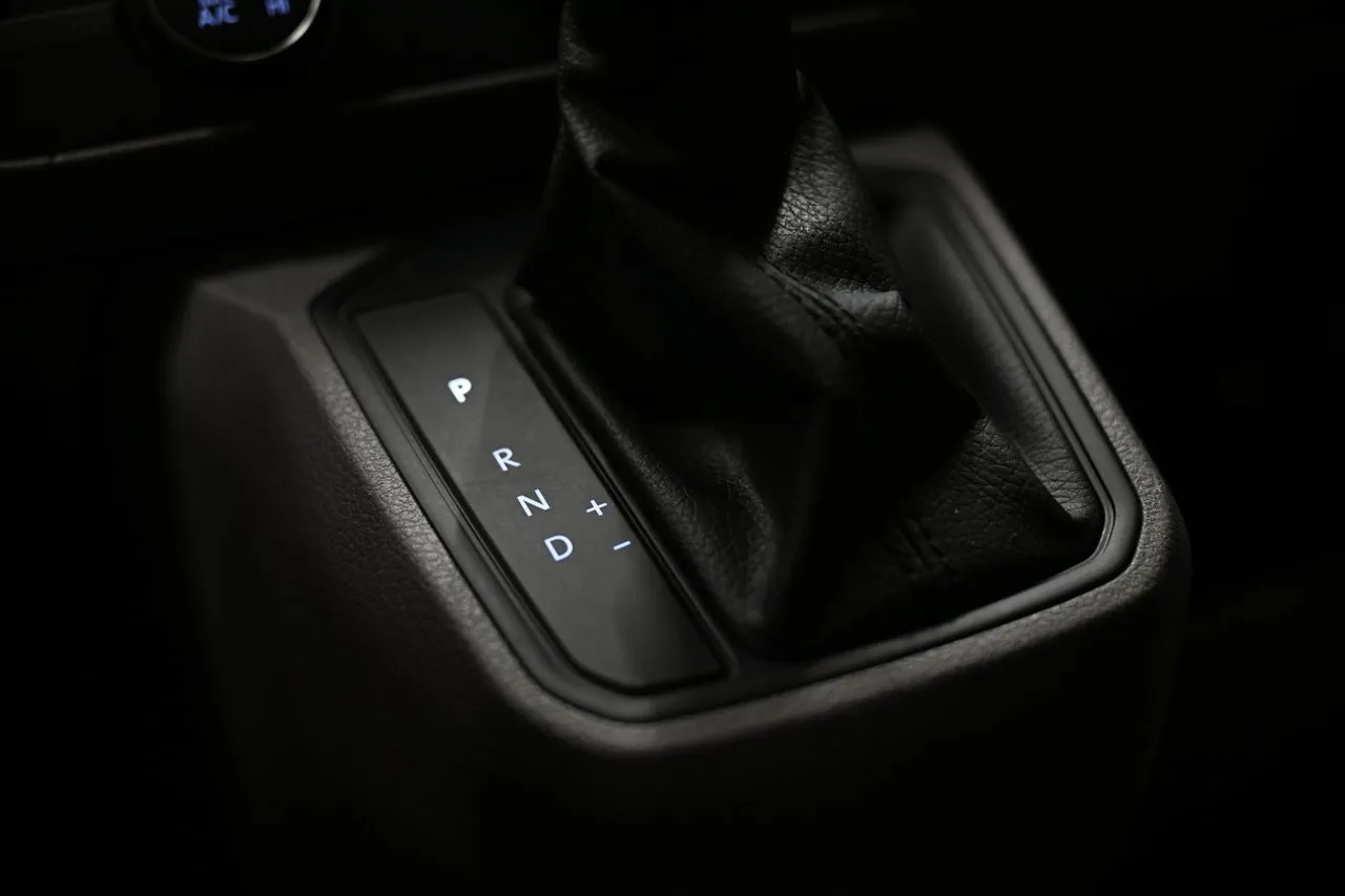 Vehicle image 24