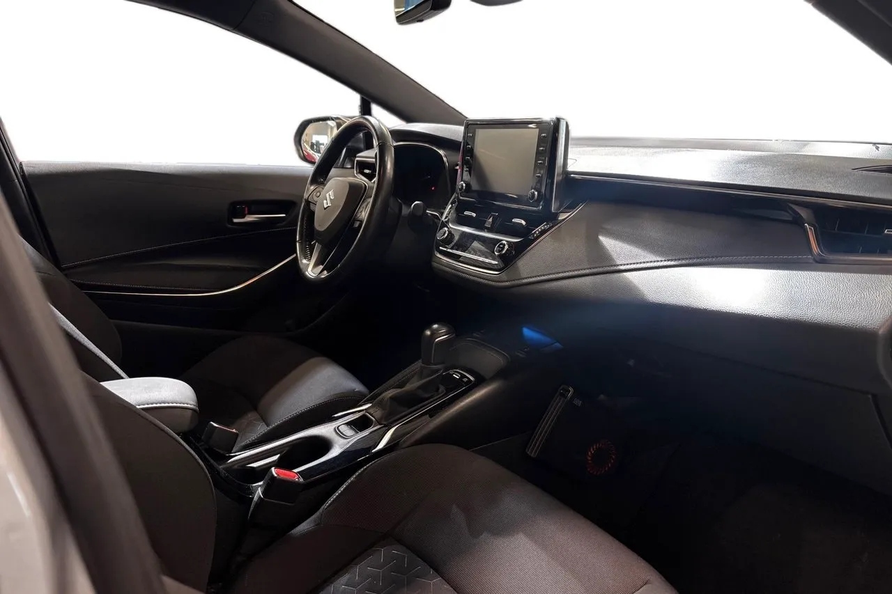 Vehicle image 14