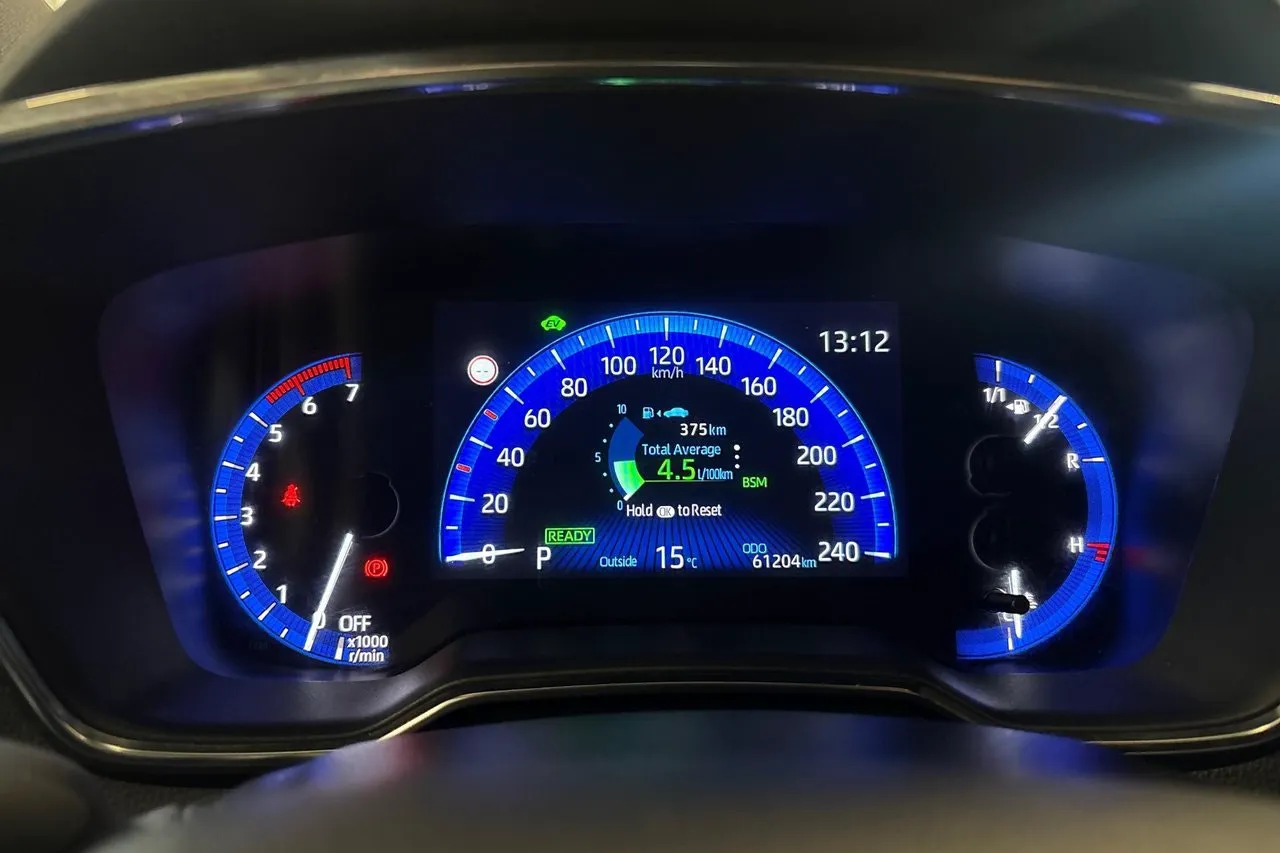 Vehicle image 16