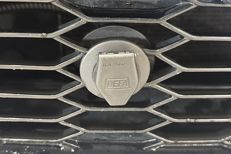 Suzuki Swace bild 23