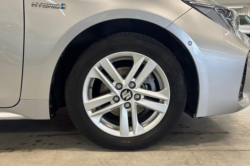 Suzuki Swace bild 11