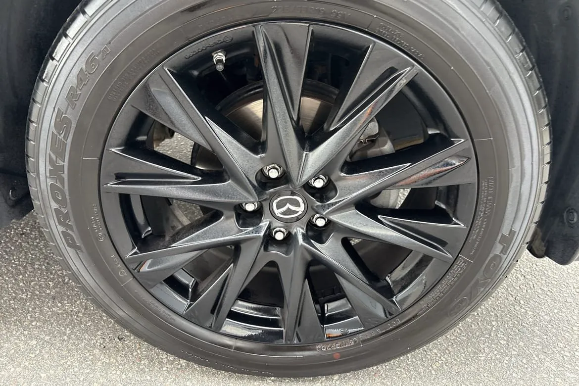 Vehicle image 14