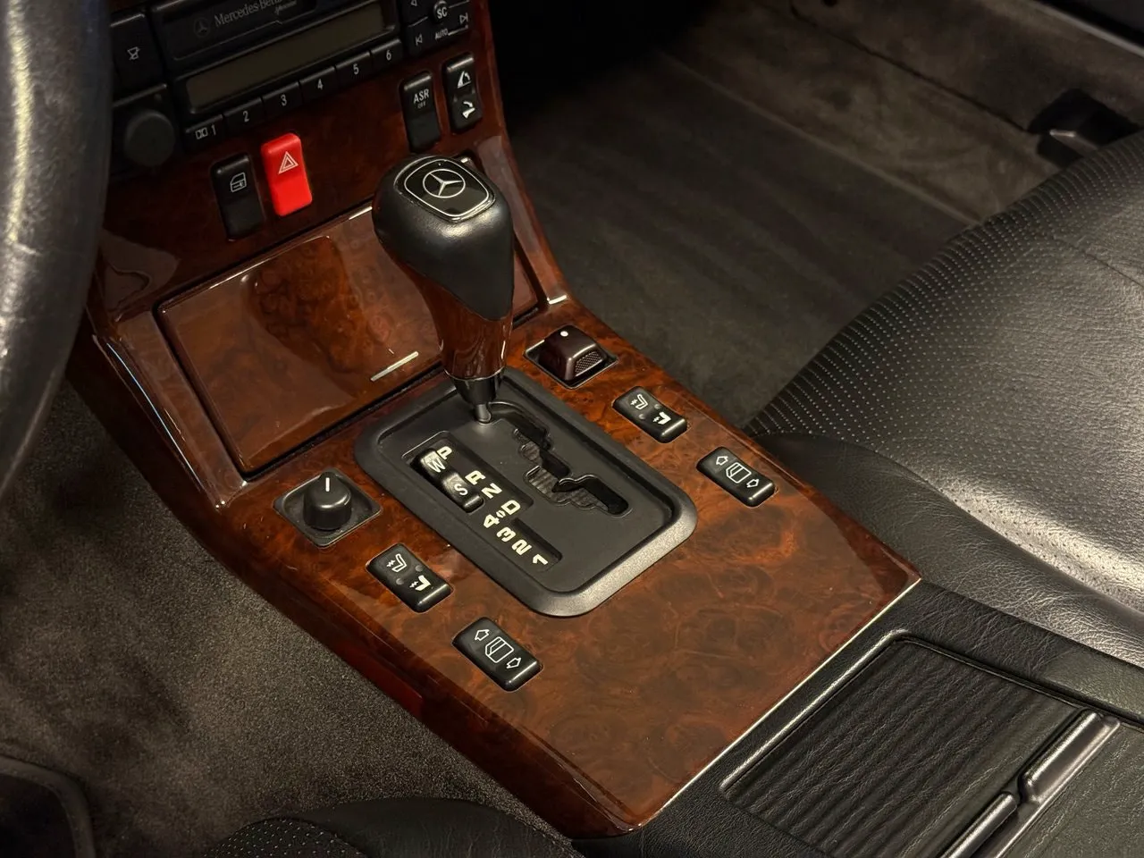 Vehicle image 32
