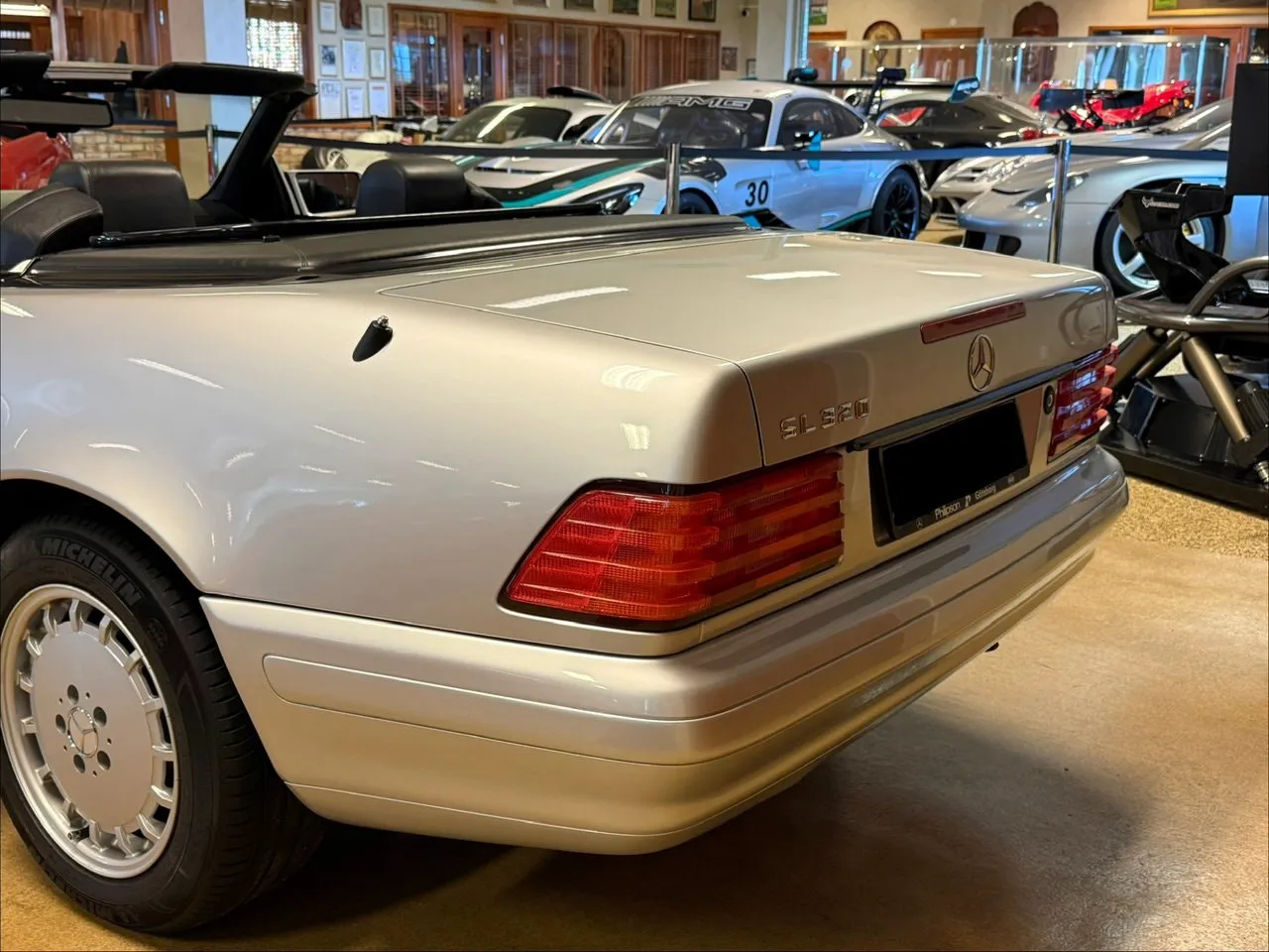 Vehicle image 25
