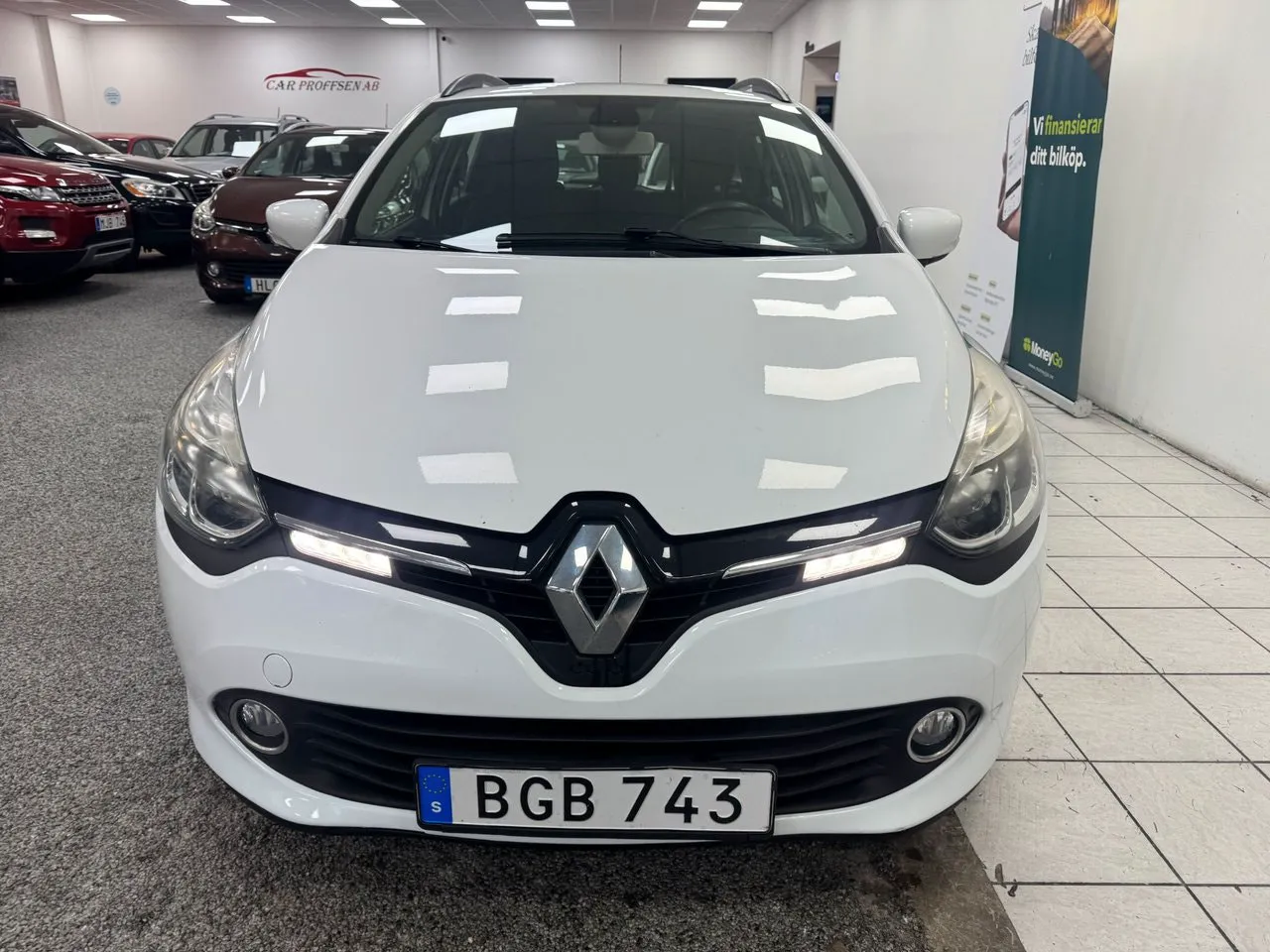 Vehicle image 14
