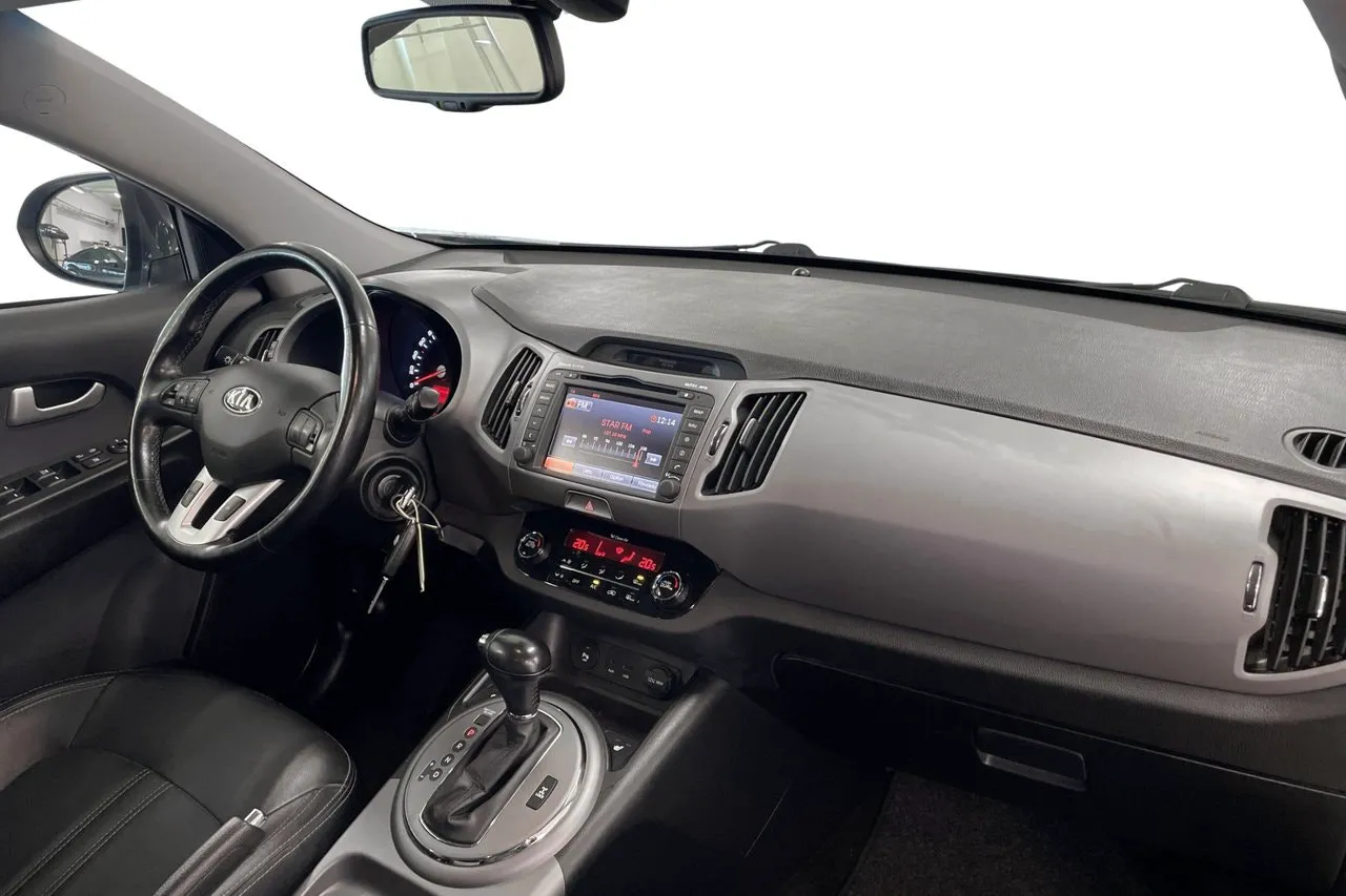 Vehicle image 14