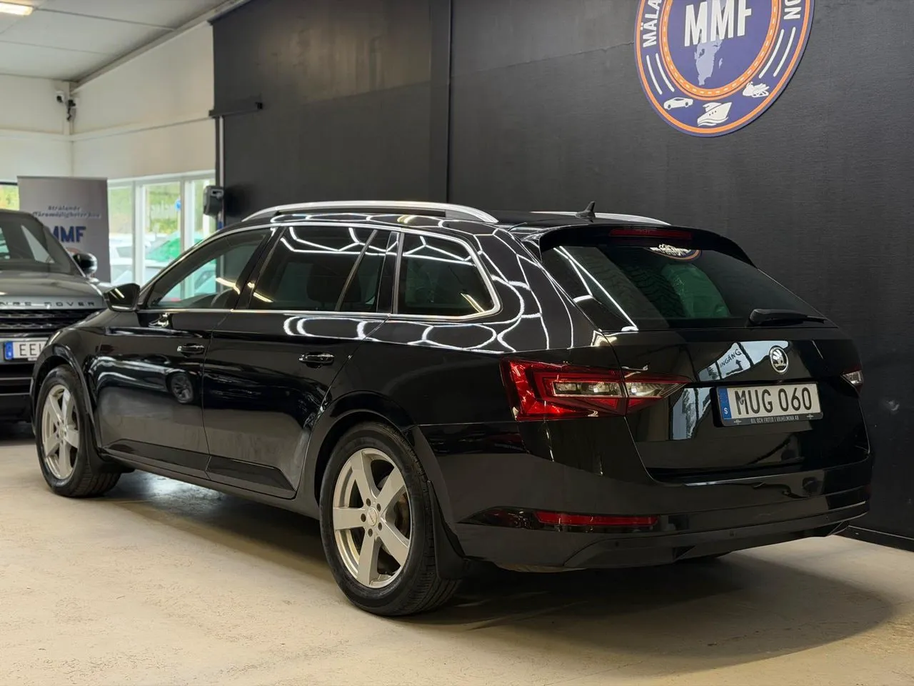 Vehicle image 22