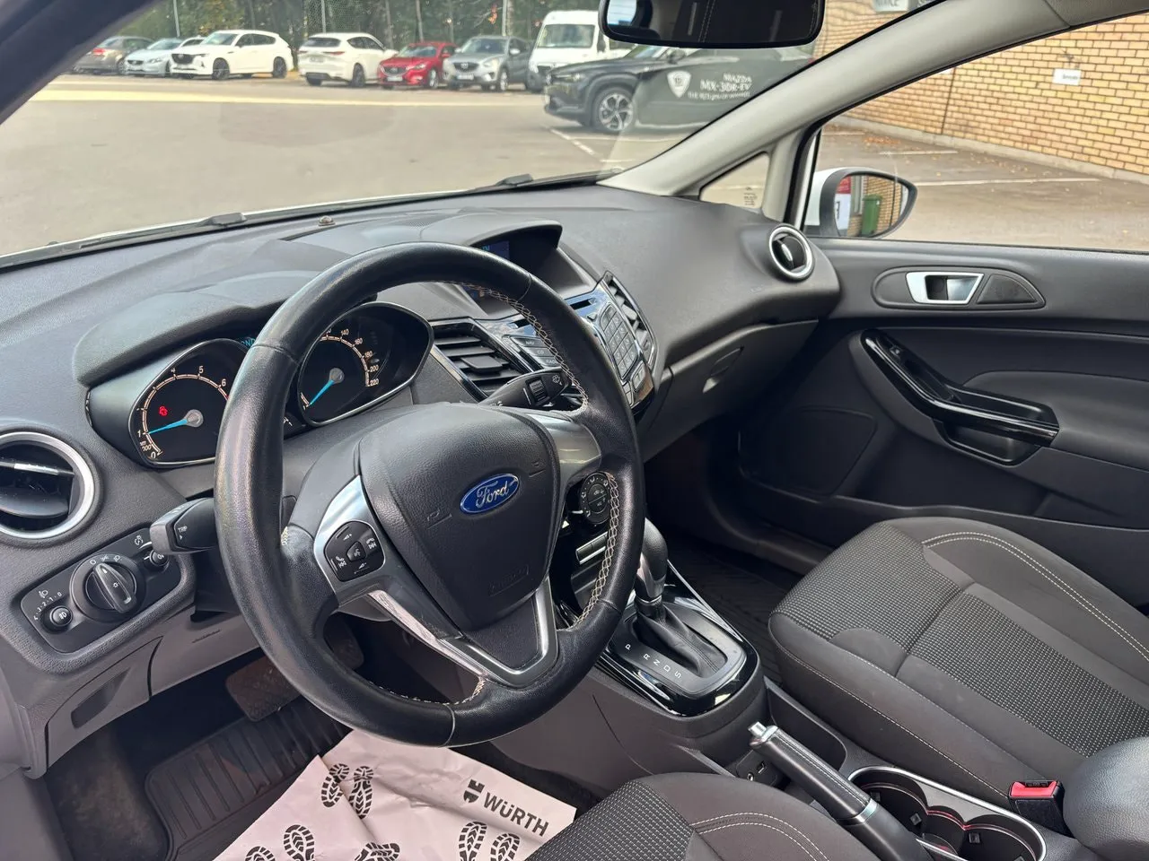 Vehicle image 16