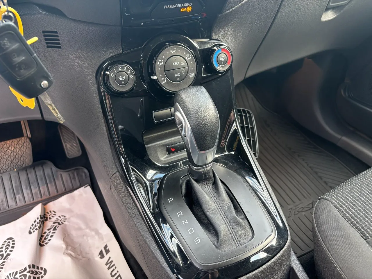 Vehicle image 21