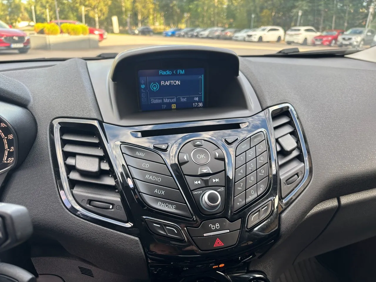 Vehicle image 20