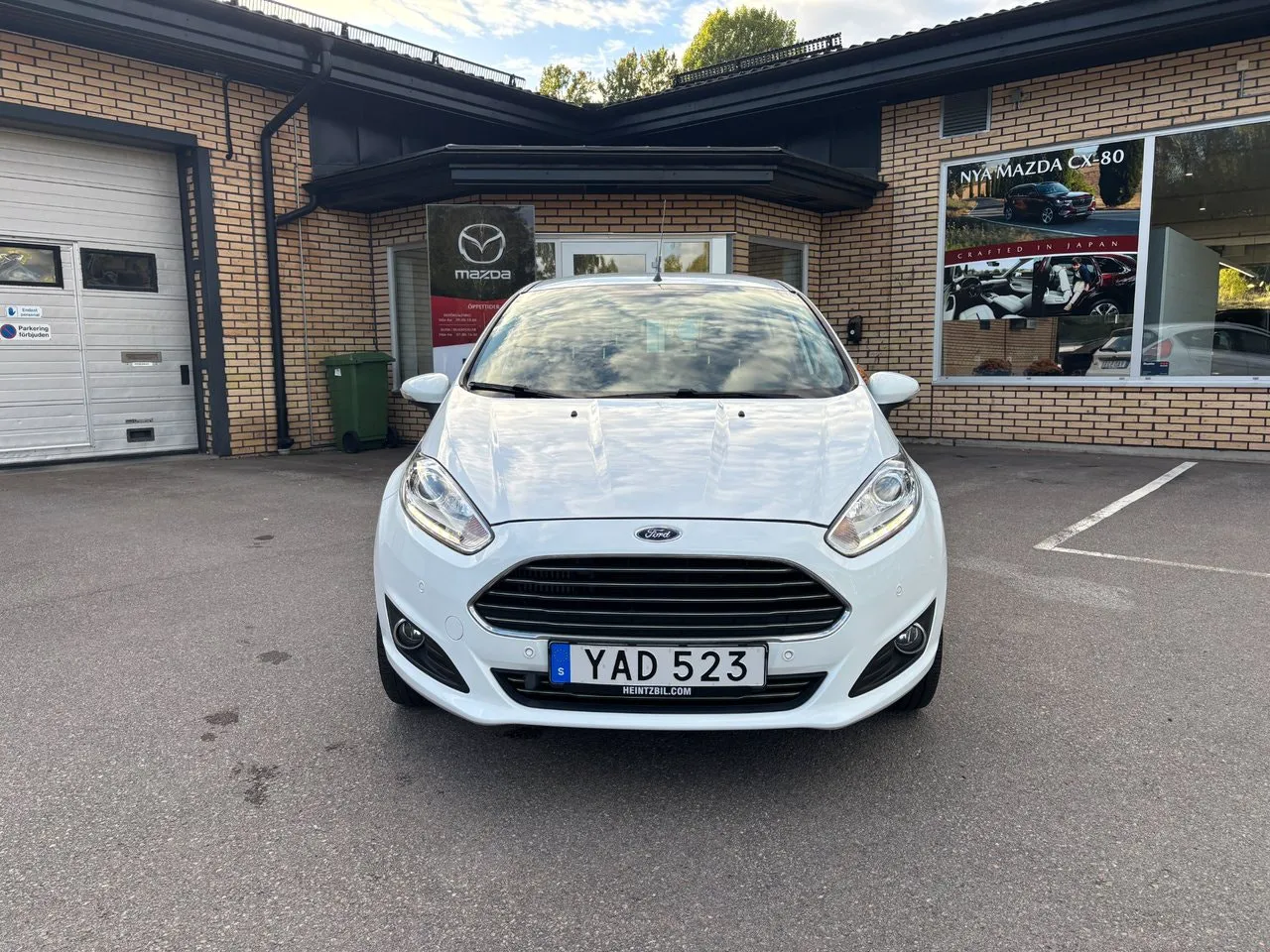 Vehicle image 7
