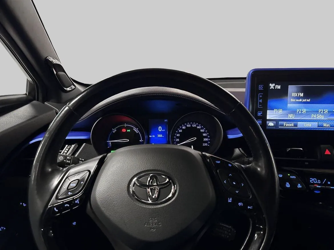 Vehicle image 14