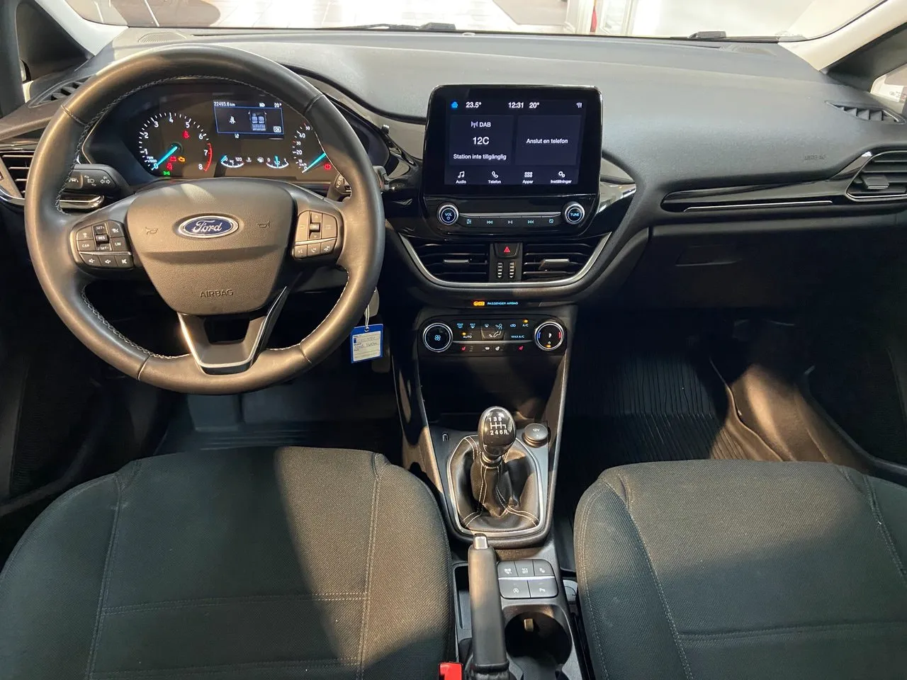 Vehicle image 6