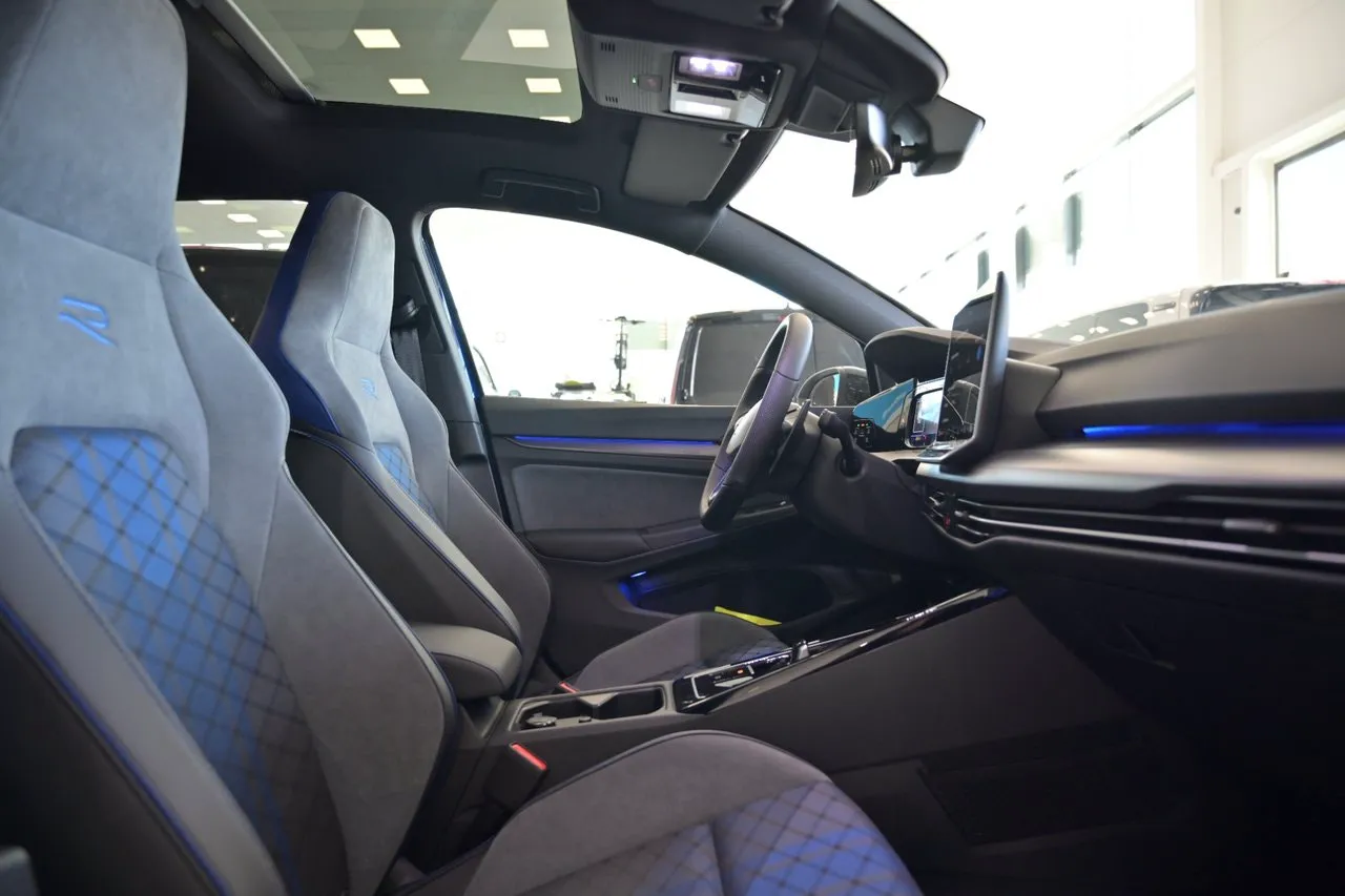 Vehicle image 21