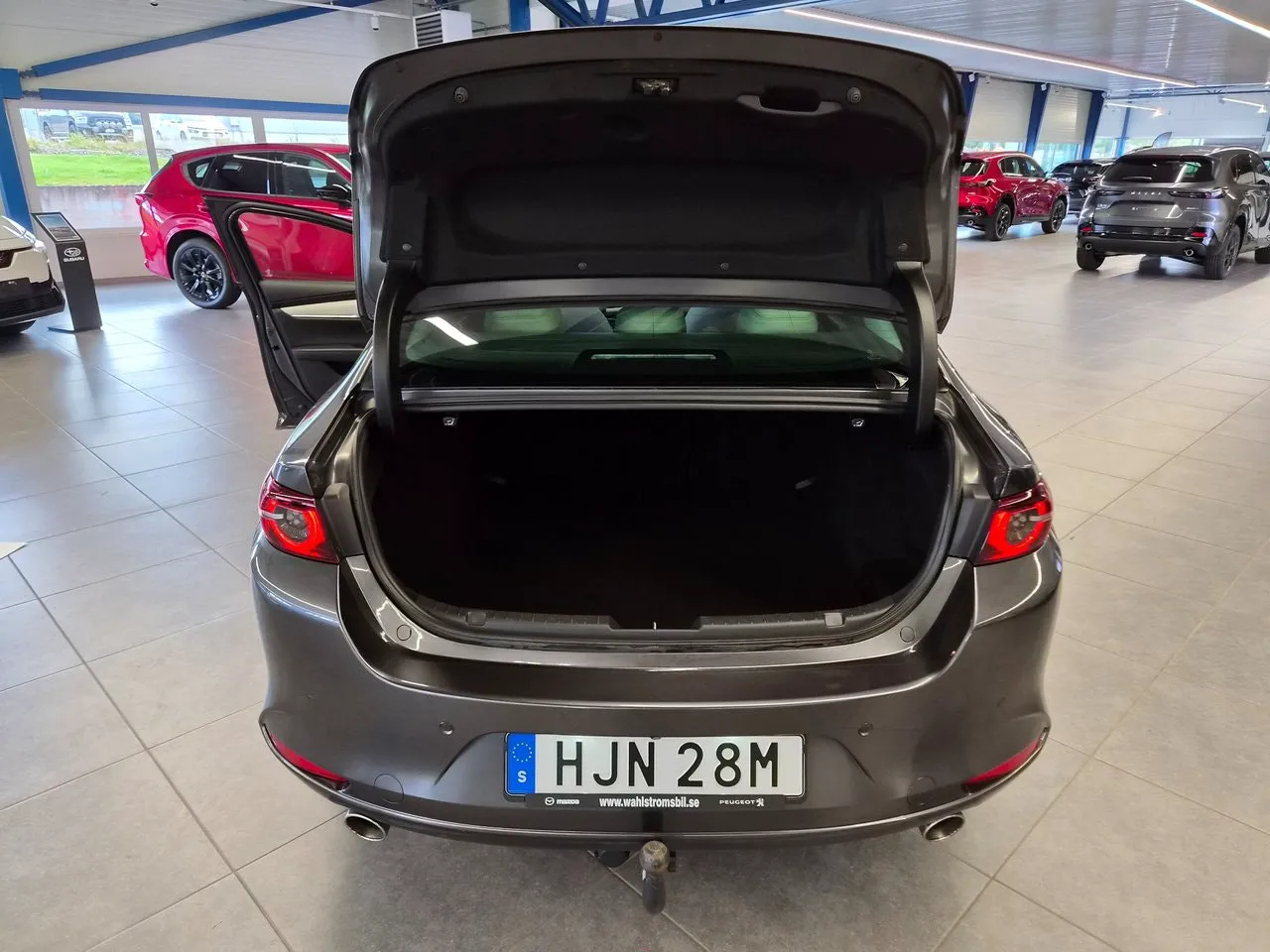 Vehicle image 15