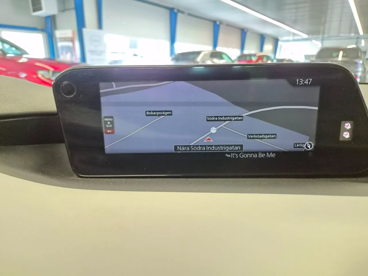 Vehicle image 12