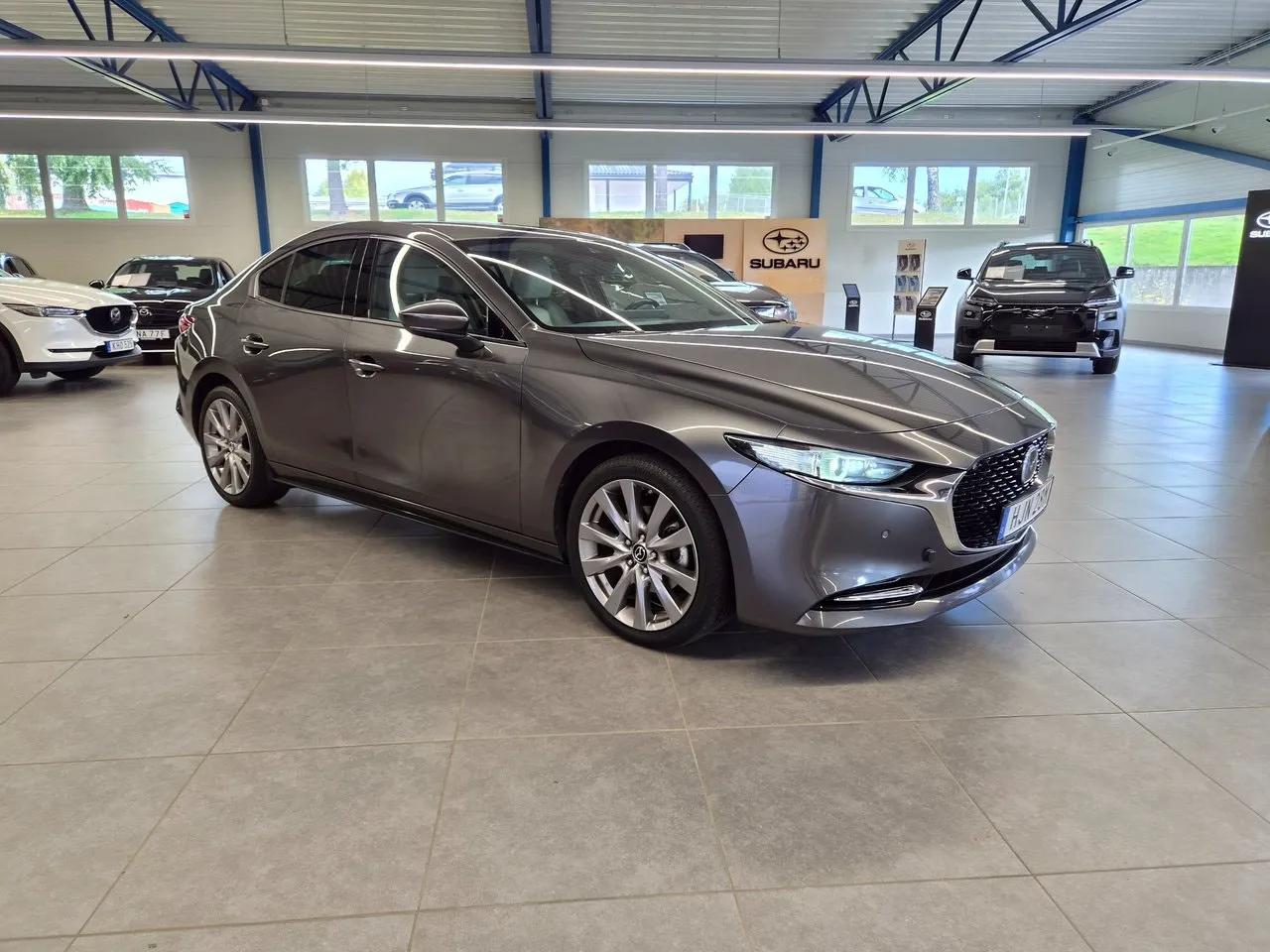 Vehicle image 5