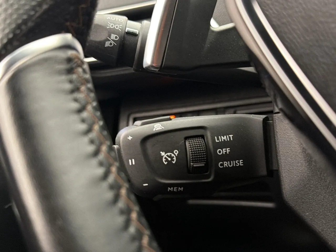 Vehicle image 28