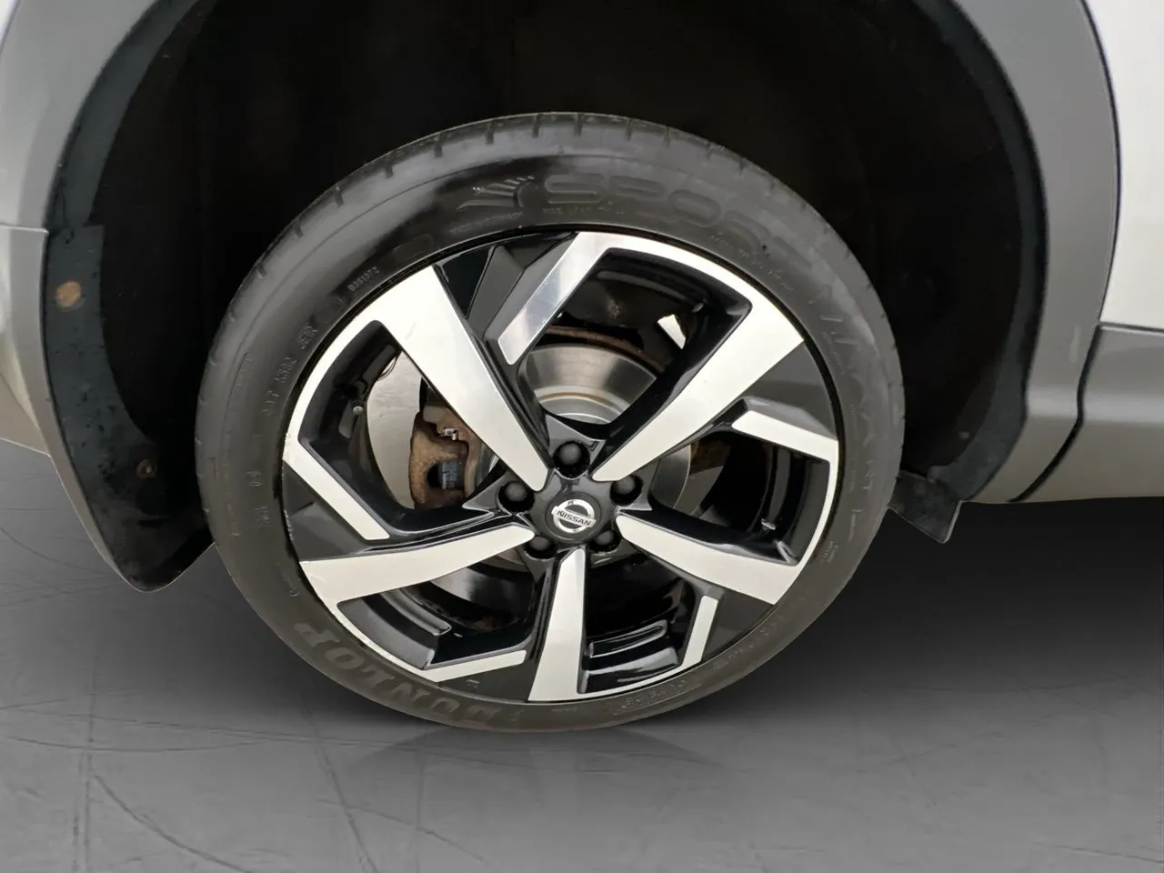 Vehicle image 32