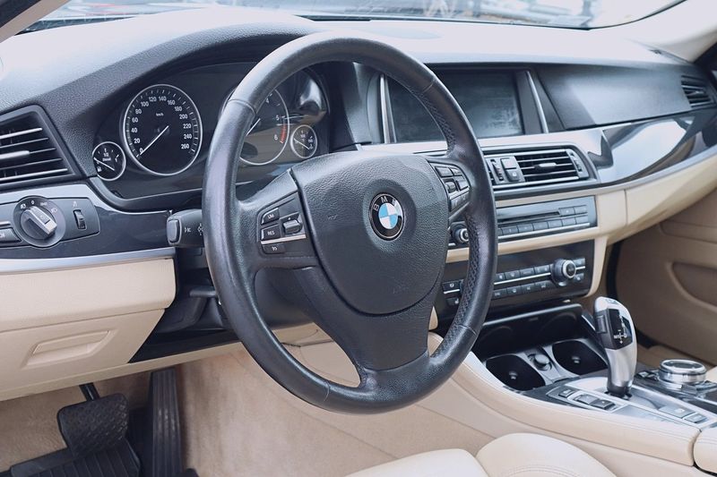 BMW 520 bild 12