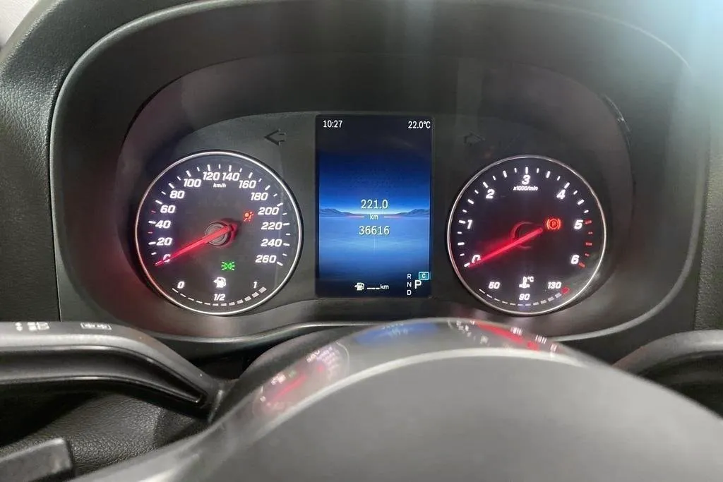 Vehicle image 9