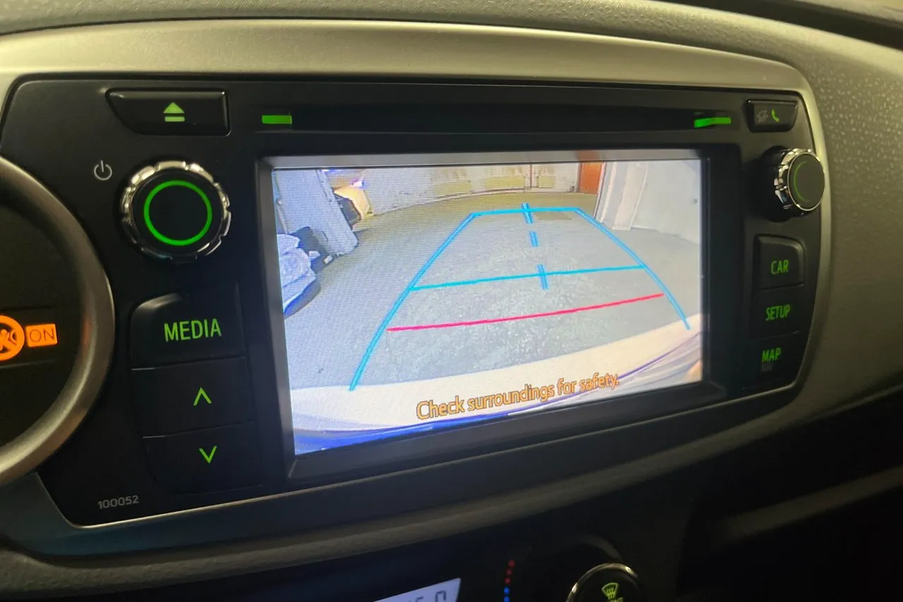 Vehicle image 21