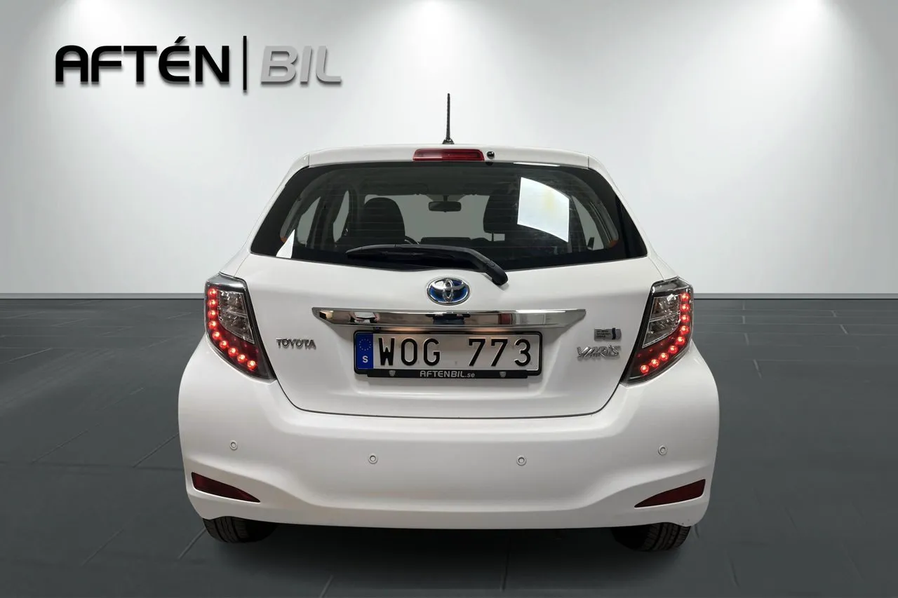 Vehicle image 7