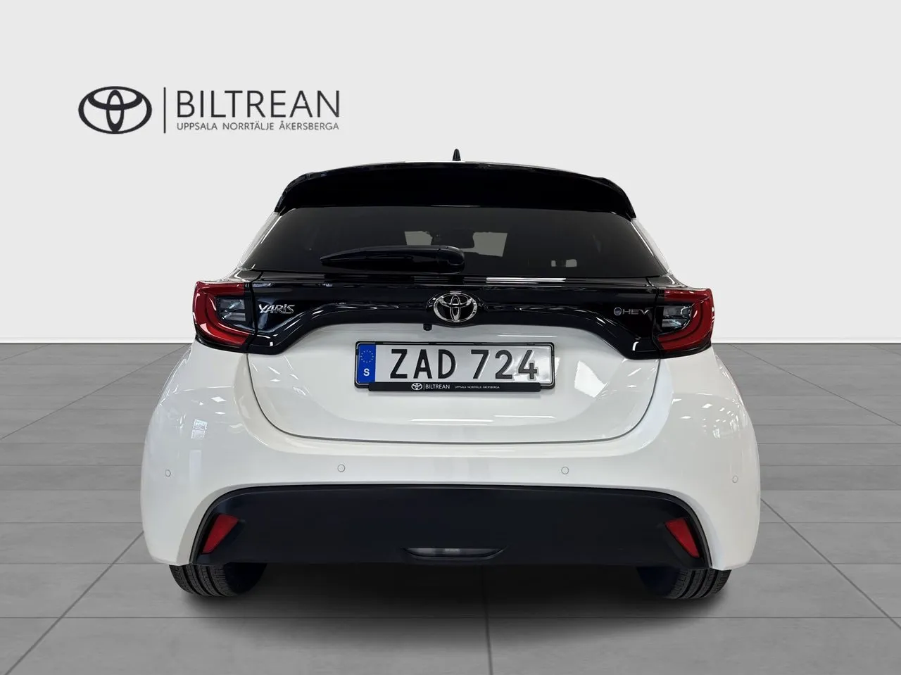 Vehicle image 3