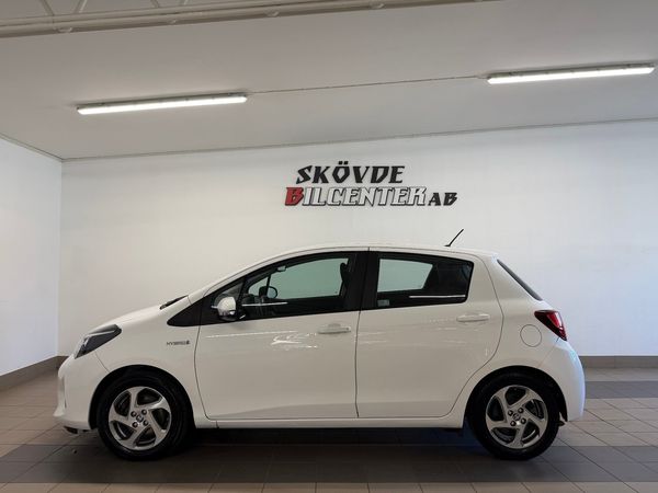 Toyota Yaris Hybrid Active / Automat / Kamera / Nyservad / Nybesikt. - 2017