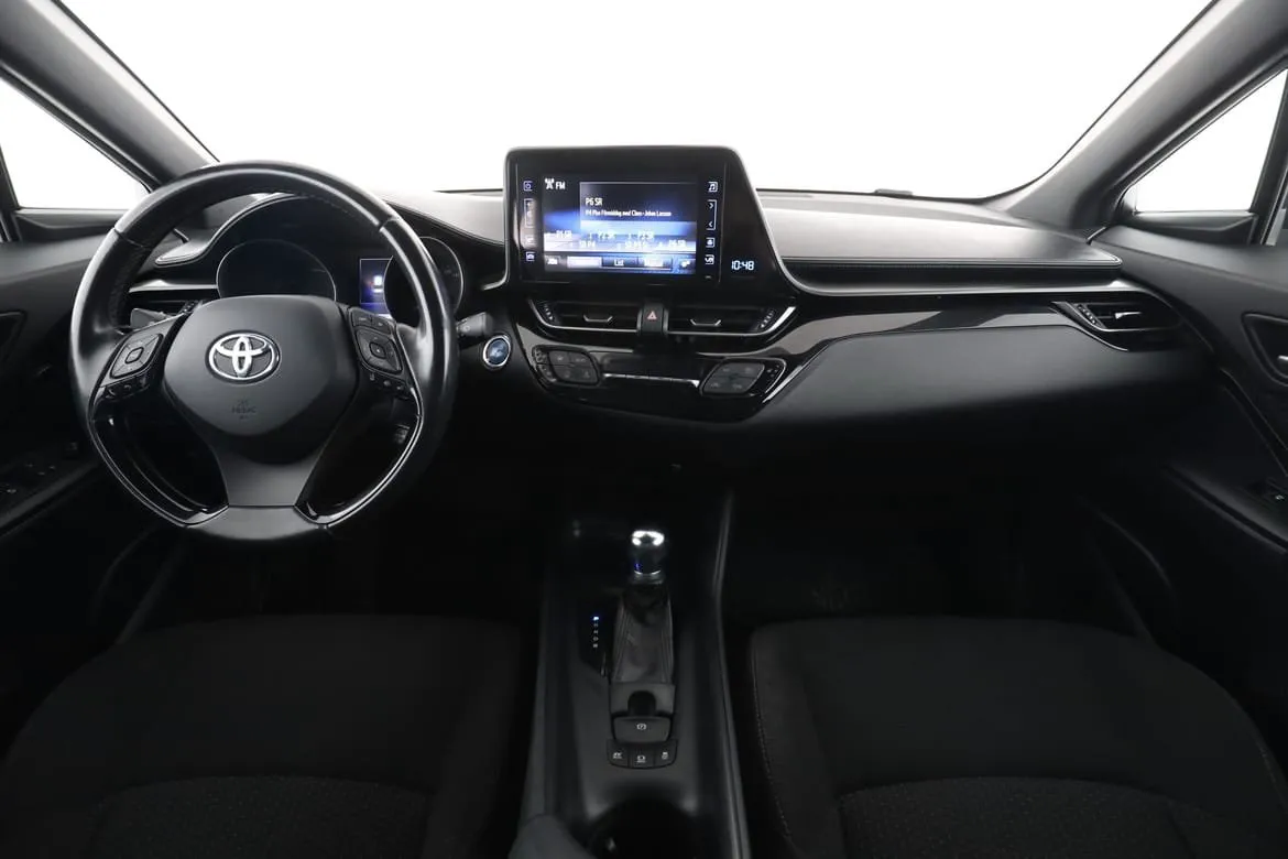 Vehicle image 12