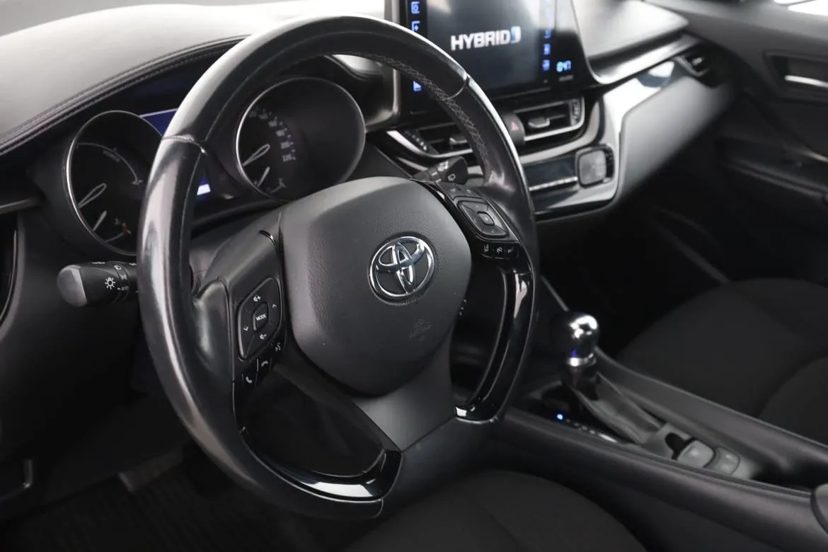 Vehicle image 11