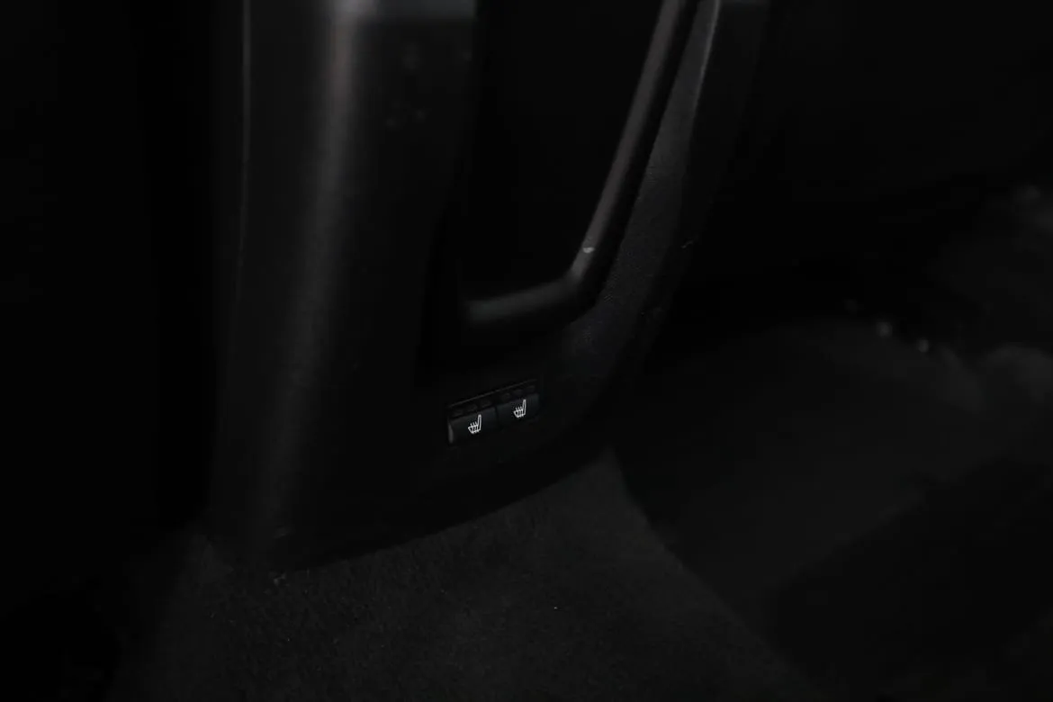 Vehicle image 36