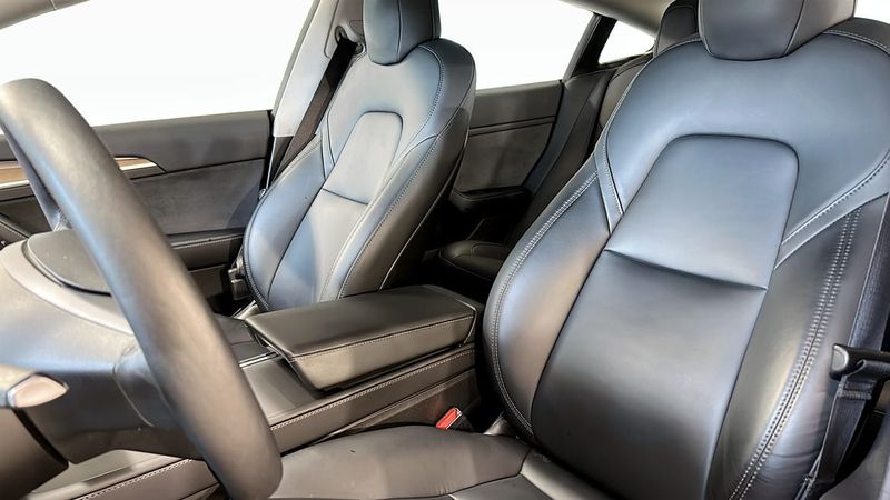 Tesla Model 3 bild 8