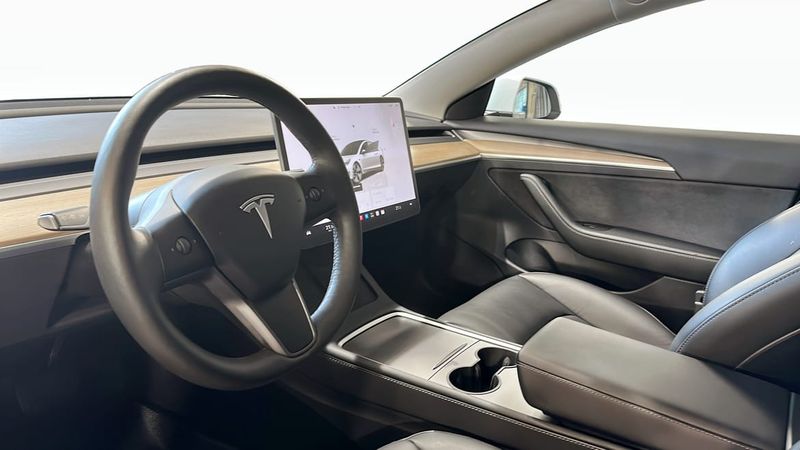 Tesla Model 3 bild 7
