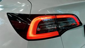 Tesla Model 3 bild 14