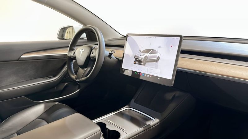 Tesla Model 3 bild 11