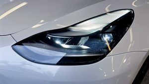 Tesla Model 3 bild 15