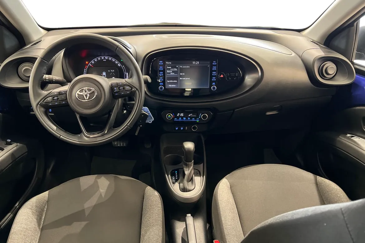 Vehicle image 9