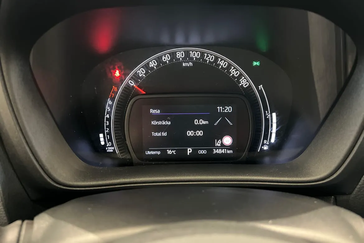 Vehicle image 15