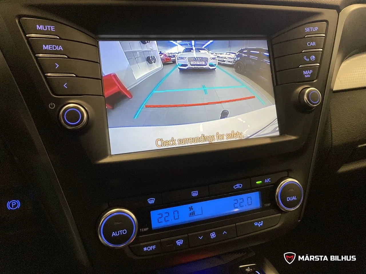 Vehicle image 16