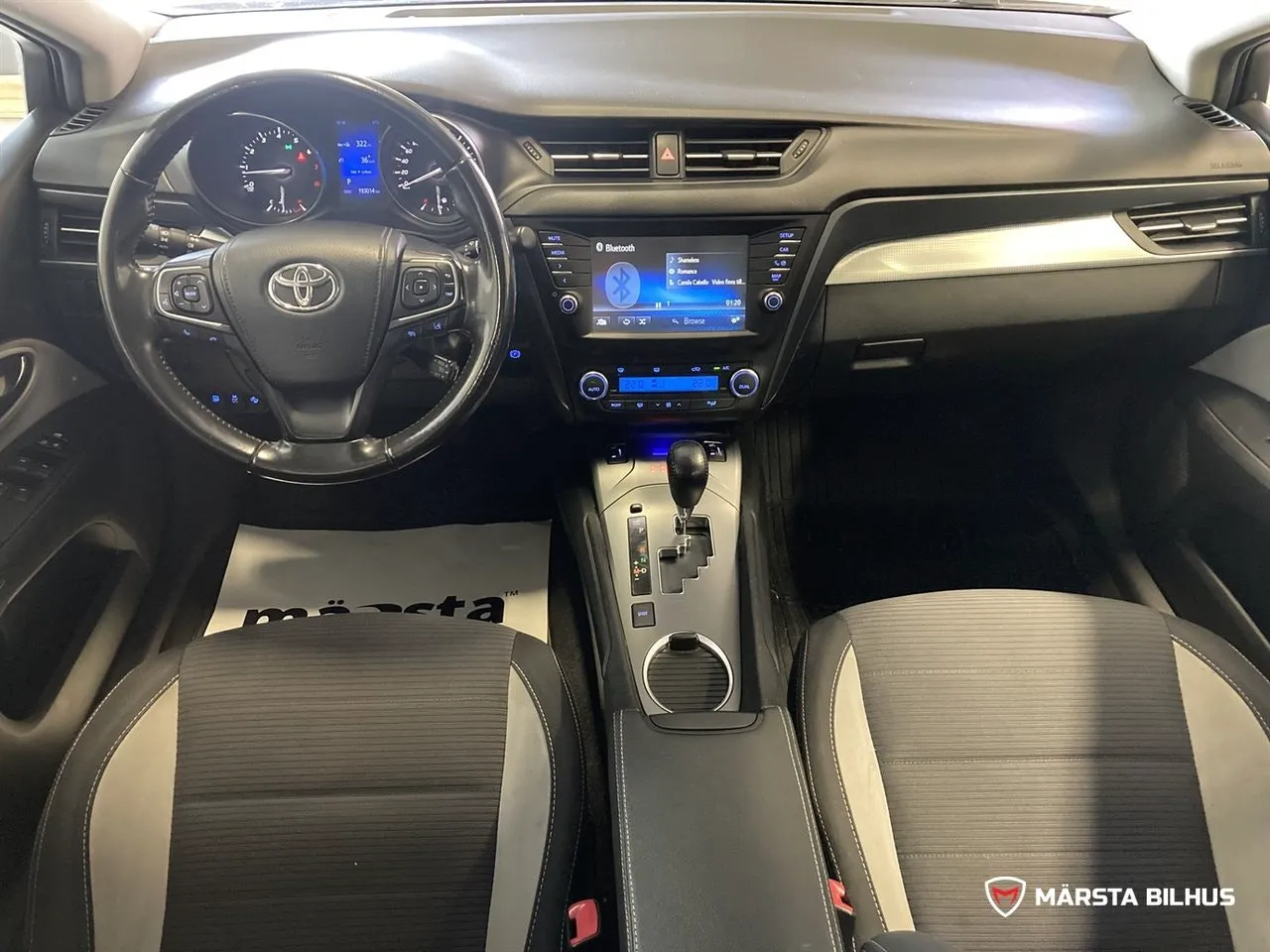 Vehicle image 12