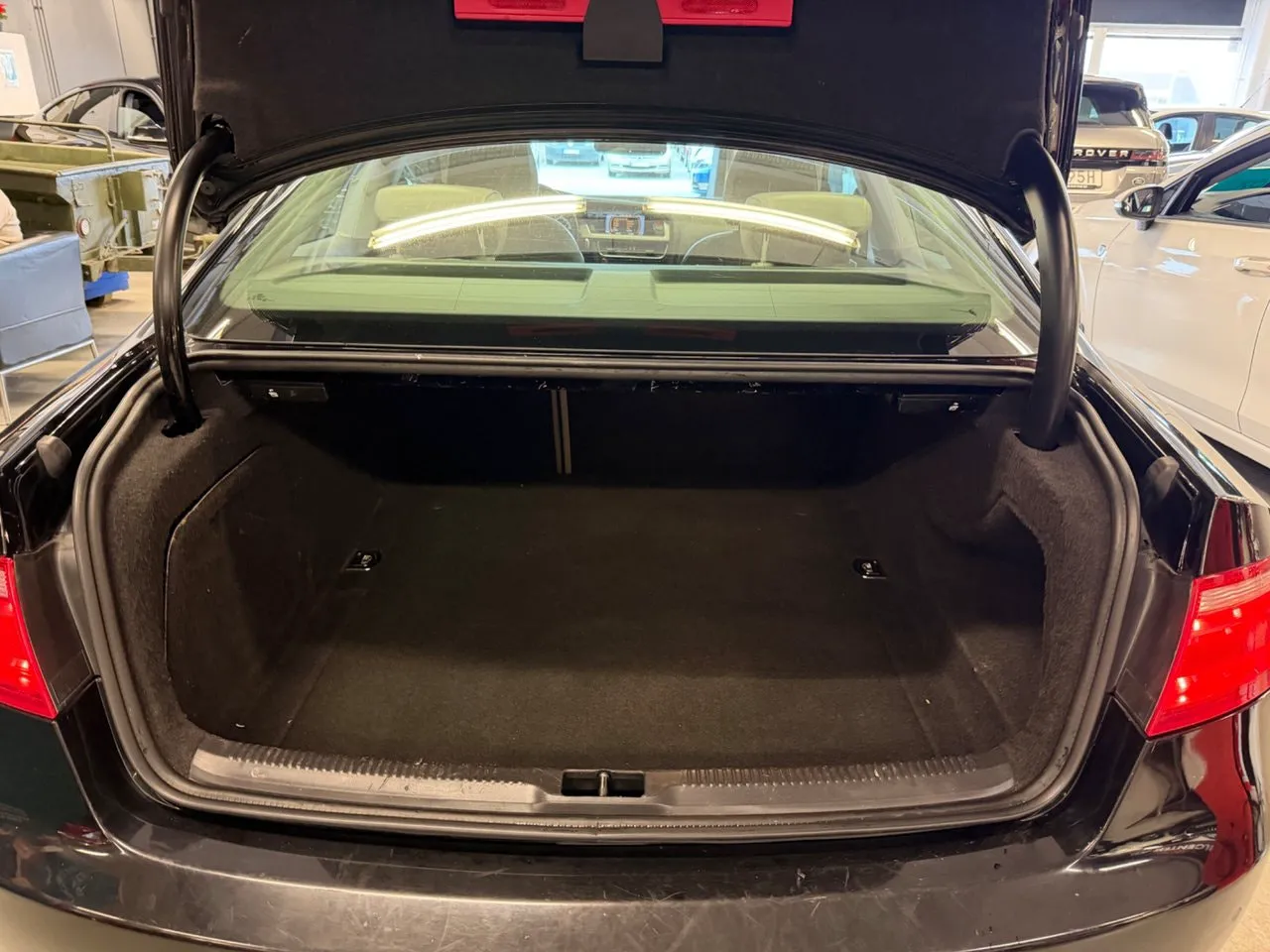 Vehicle image 25