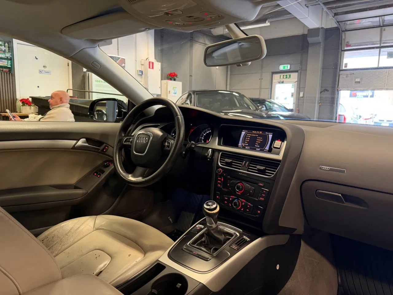 Vehicle image 22