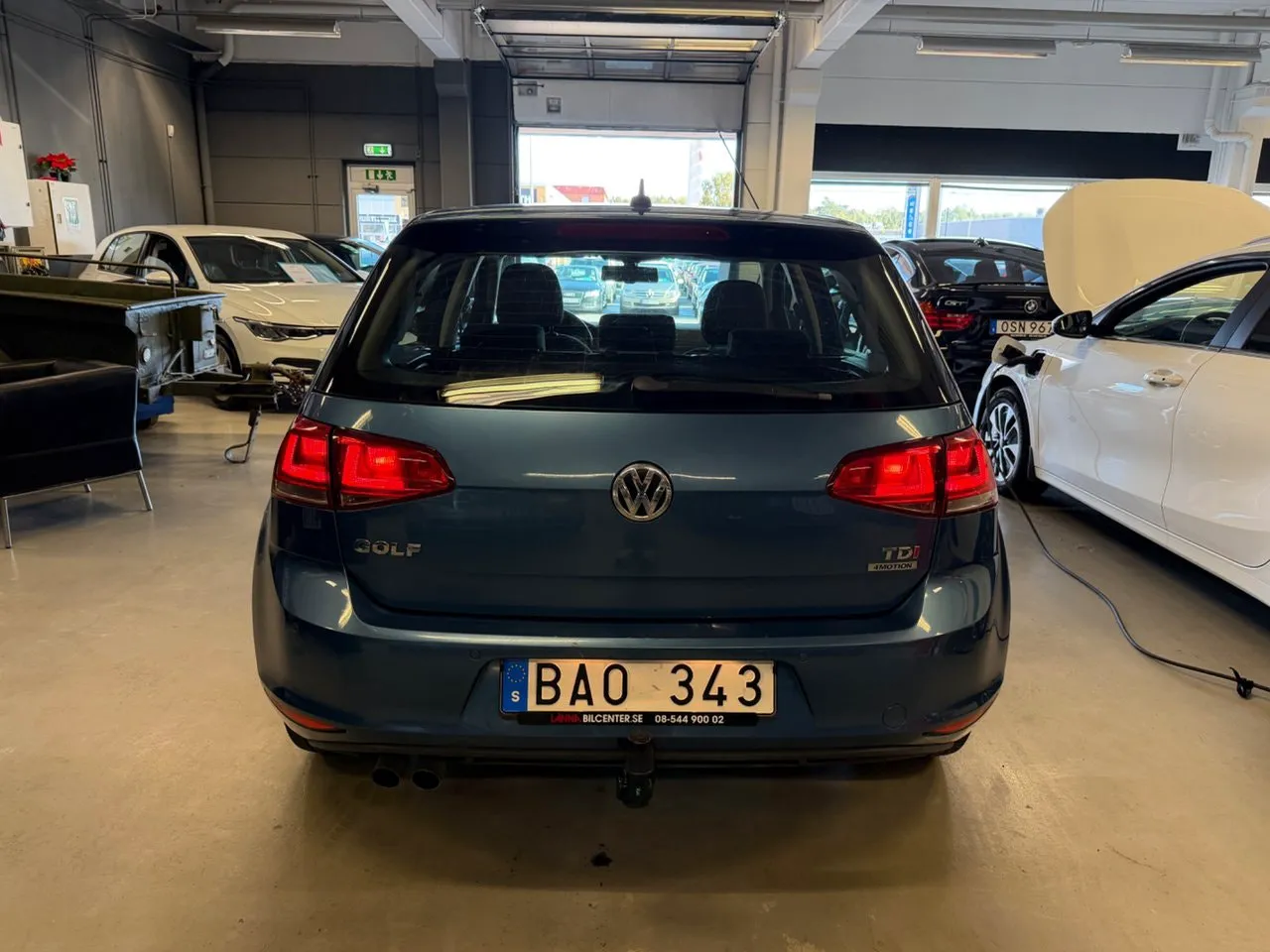 Vehicle image 5
