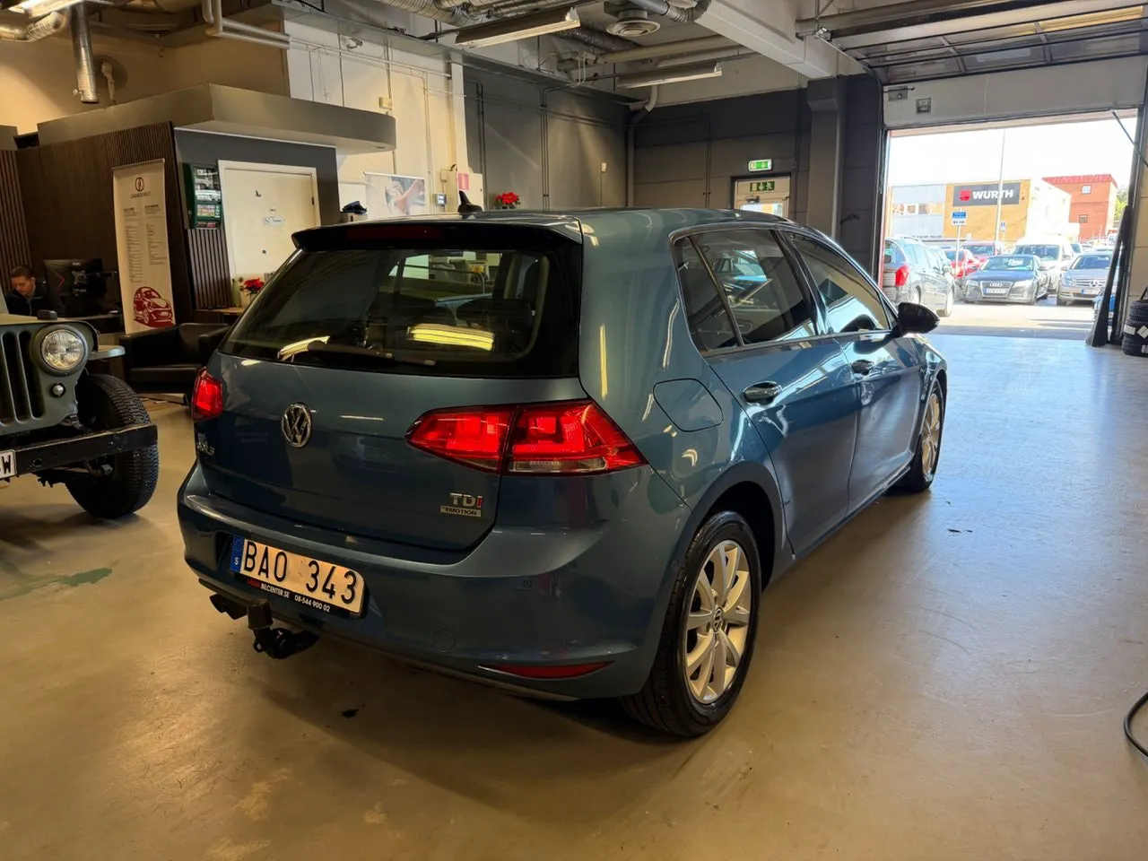 Vehicle image 4