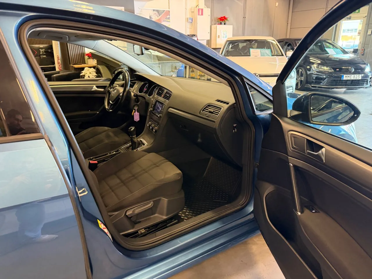 Vehicle image 18