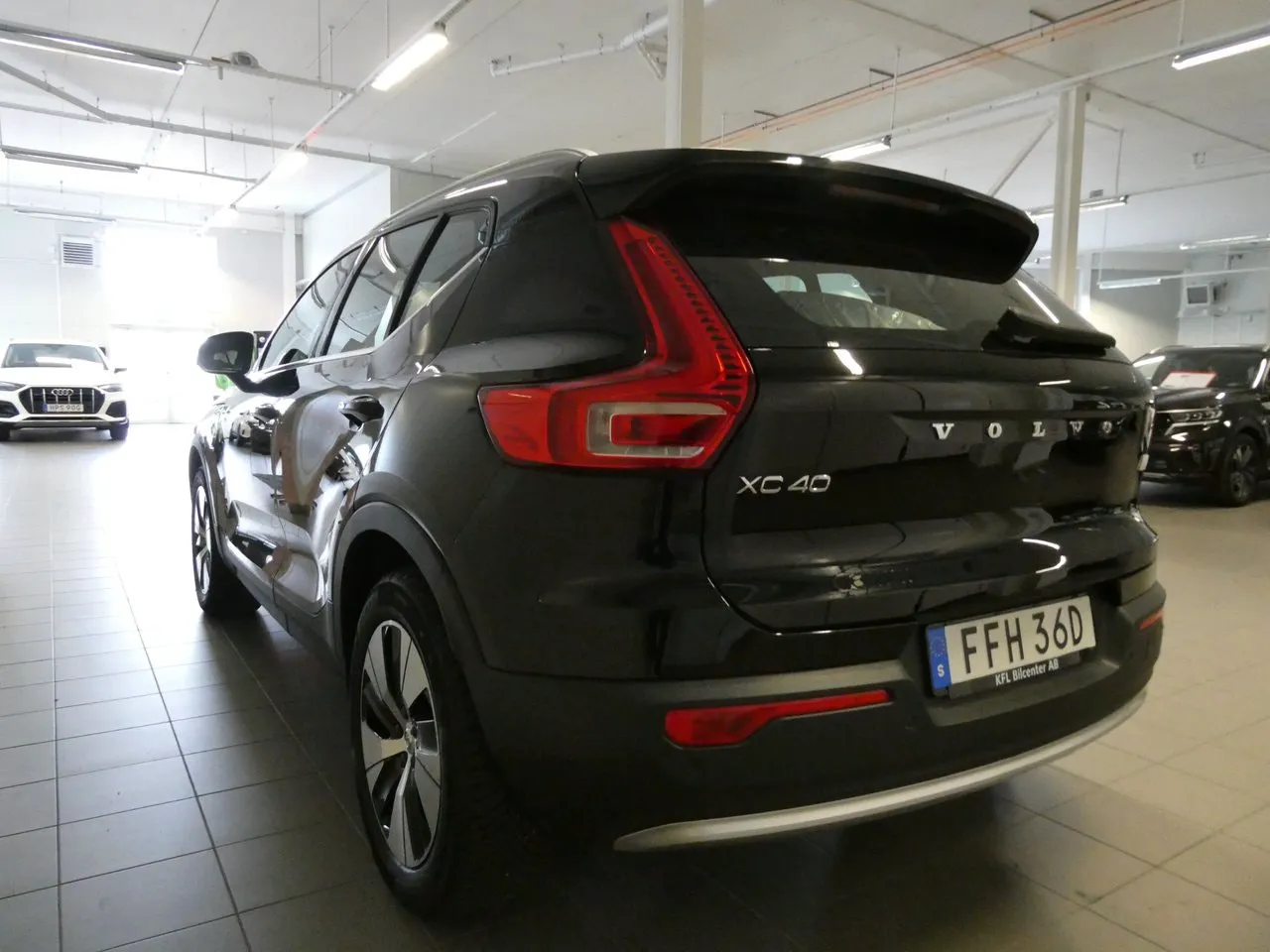 Vehicle image 9