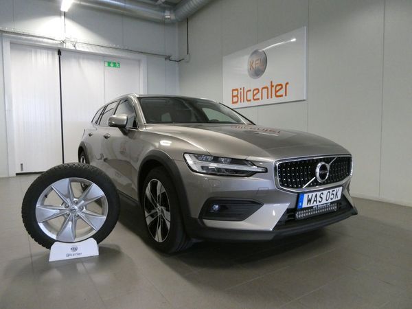 Volvo V60 Cross Country B4 AWD Aut-Drag-Kamera-Navi-Värmare-Nyservad-Vinterhjul - 2022