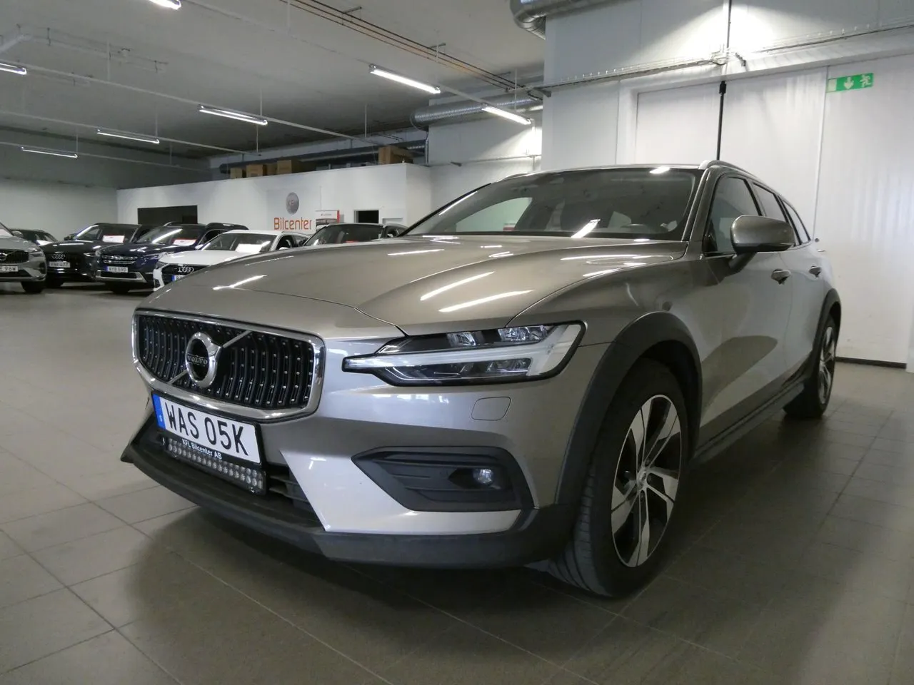 Vehicle image 13